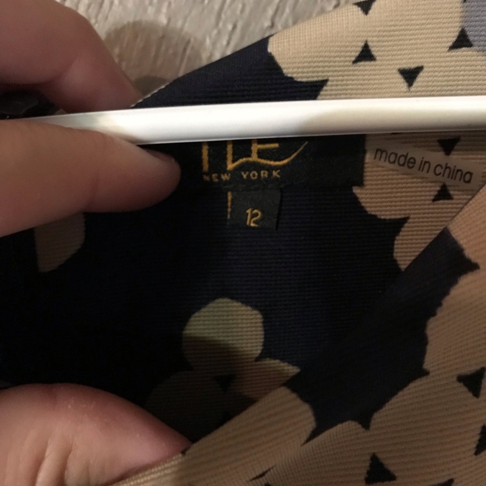 Dress - Picture 3 of 4
